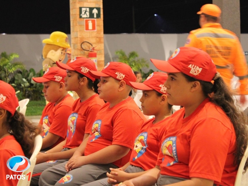 clique para ampliar Formatura do Projeto Bombeiro Mirim 2025 acontece em Lagoa Formosa
