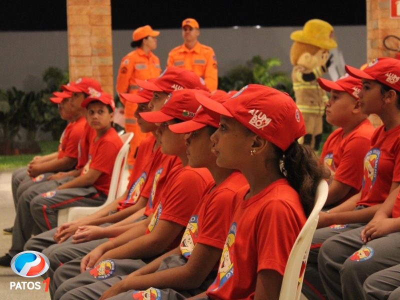 clique para ampliar Formatura do Projeto Bombeiro Mirim 2025 acontece em Lagoa Formosa