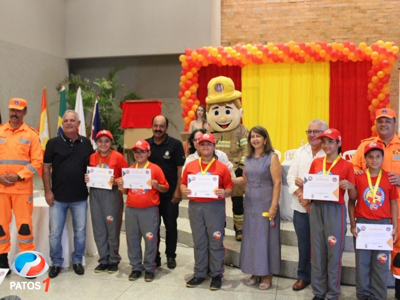clique para ampliar Formatura do Projeto Bombeiro Mirim 2025 acontece em Lagoa Formosa