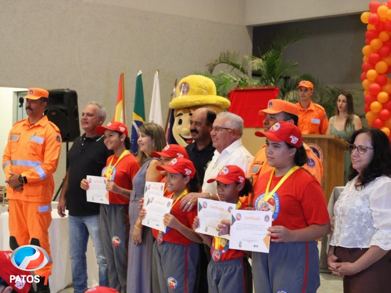 clique para ampliar Formatura do Projeto Bombeiro Mirim 2025 acontece em Lagoa Formosa