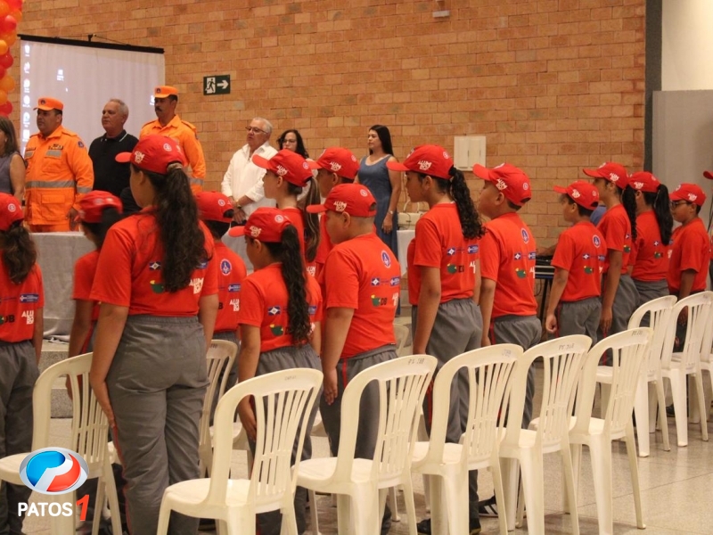 clique para ampliar Formatura do Projeto Bombeiro Mirim 2025 acontece em Lagoa Formosa