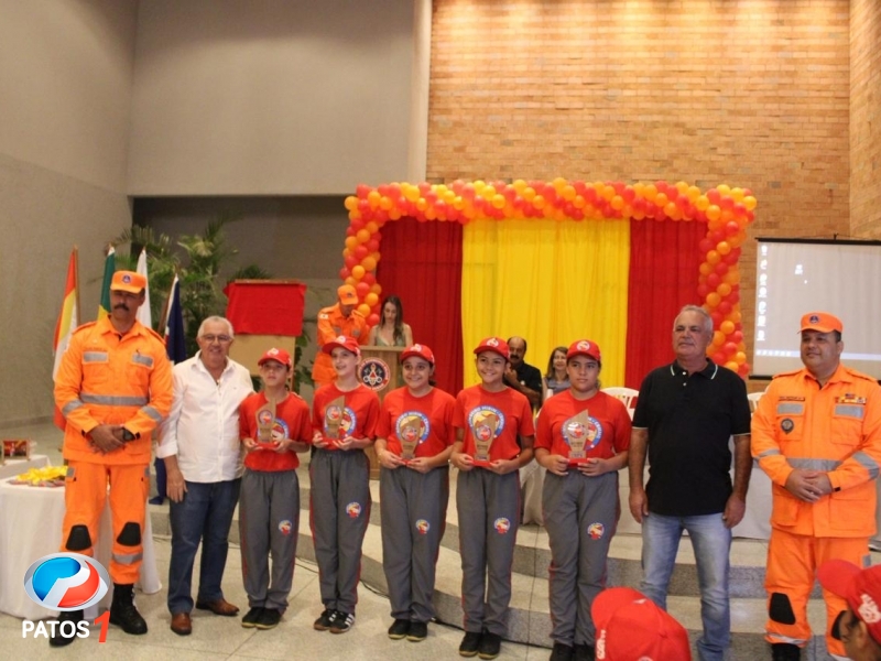 clique para ampliar Formatura do Projeto Bombeiro Mirim 2025 acontece em Lagoa Formosa