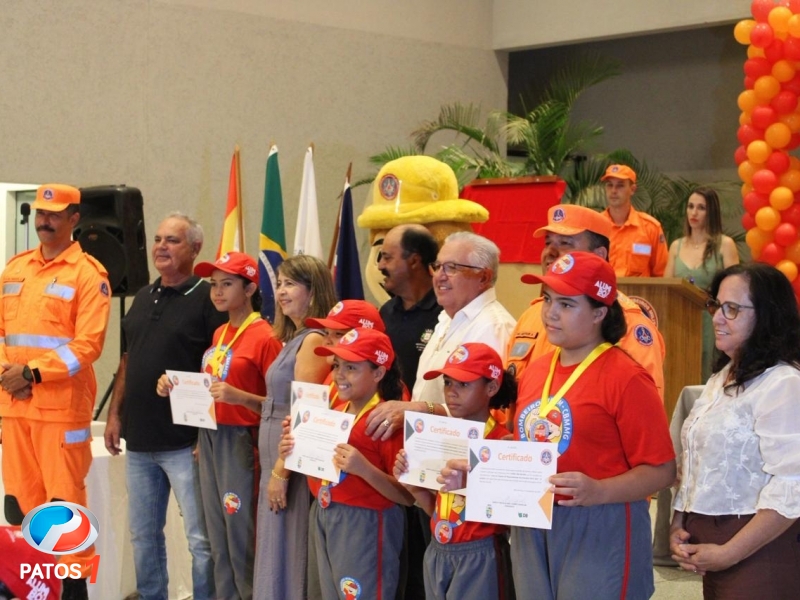 clique para ampliar Formatura do Projeto Bombeiro Mirim 2025 acontece em Lagoa Formosa