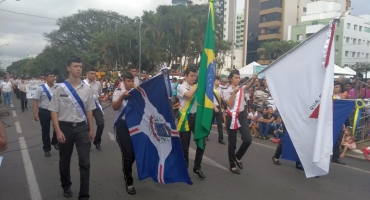 Desfile de 24 de maio vai apresentar o tema ‘Cultura Empreendedora’ em Patos de Minas Desfile de 24 de maio vai apresentar o tema ‘Cultura Empreendedora’ em Patos de Minas