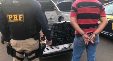 Veículo com 48 quilos de cocaína é aprendido pela PRF na cidade de Patos de Minas Veículo com 48 quilos de cocaína é aprendido pela PRF na cidade de Patos de Minas