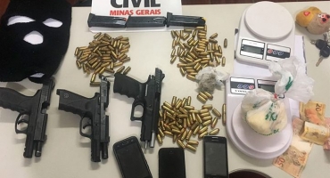 Operação Wanted da Polícia Civil prende 5 pessoas e apreende armas, munições e drogas Operação Wanted da Polícia Civil prende 5 pessoas e apreende armas, munições e drogas