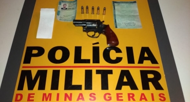 Empresário é detido na BR-354 próximo à Lagoa Formosa com arma de fogo e com sintomas de embriaguez Empresário é detido na BR-354 próximo à Lagoa Formosa com arma de fogo e com sintomas de embriaguez