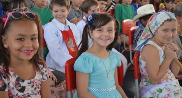  Escola Municipal “Olegário Tupinambá Mundim” realiza 1º auditório do ano de 2019