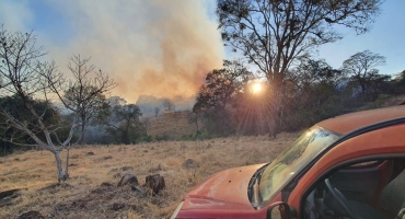 Após dez dias de intensos trabalhos, Corpo de Bombeiros controla queimada que consumiu centenas de hectares na região de Serra Negra