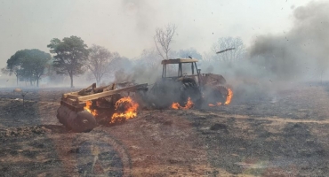 Após 10 dias de trabalho e morte de militar, Corpo de Bombeiros controla incêndio na região de Arinos, região noroeste de Minas