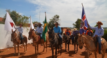 Cavalgada da Festa do Feijão é realizada com sucesso em Lagoa Formosa