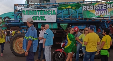 Apoiadores do presidente Jair Bolsonaro prometem continuar com as manifestações que interditam parcialmente as rodovias do Alto Paranaíba 