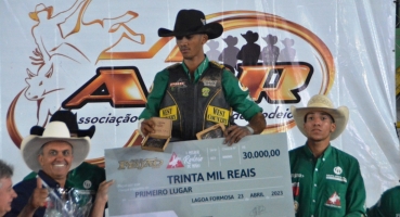 Festa do Feijão - Competidor do Mato Grosso do sul vence o melhor Rodeio de Minas 