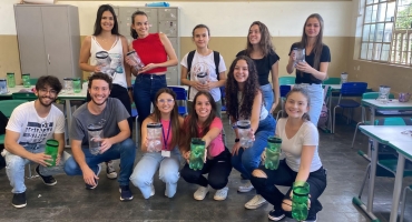 Alunos de Medicina desenvolvem mosquiteiras com os estudantes da Escola Estadual Padre Almir