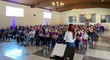 1° Seminário Municipal de enfrentamento à violência contra a mulher é realizado em Carmo do Paranaíba