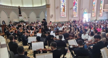Orquestra Filarmônica de Patos de Minas realiza concerto da turnê “Brasil, Meu Amor”, na Igreja dos Capuchinhos
