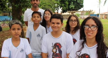 Lagoa Formosa - Adolescentes das Conferências Santa Clara e São Tarcísio realizam campanha de doação de fraldas para a Casa de Repouso 