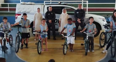Bicicletas reformadas por presos se transformam em presente de Dia das Crianças em Minas