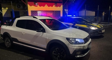 PRF de Patos de Minas prende homem suspeito de estelionato e recupera veículo na BR-365