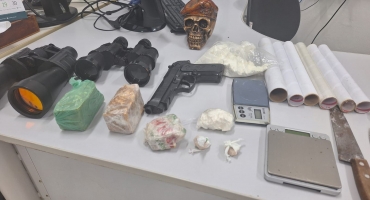 Polícia Militar encontra grande quantidade de drogas em imóvel invadido por traficantes na cidade de Patos de Minas 