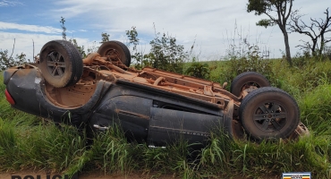 Condutora de automóvel invade contramão e provoca acidente na MG-188 em Coromandel