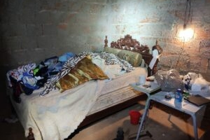 Corpo de homem é encontrado em estado de decomposição em residência na cidade de Patrocínio