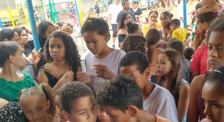 Projeto Criança Sorrindo leva alegria e diversão para a garotada; no bairro Babilônia em Lagoa Formosa 