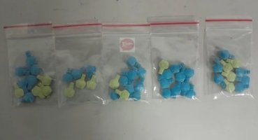 Patos de Minas - Jovem foge do trabalho ao saber de ação policial em sua casa por tráfico de drogas e posse de arma Patos de Minas - Jovem foge do trabalho ao saber de ação policial em sua casa por tráfico de drogas e posse de arma