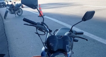 Motociclista morre após atropelar pedestre e ser arremessado por 80 metros na BR-262 Motociclista morre após atropelar pedestre e ser arremessado por 80 metros na BR-262