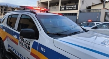 Homem agride companheira com faca, ameaça sufocar o próprio filho e acaba preso em Patos de Minas Homem agride companheira com faca, ameaça sufocar o próprio filho e acaba preso em Patos de Minas