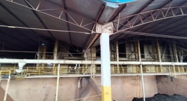 Homem é soterrado por grãos de café em tulha e morre; na zona rural de Monte Carmelo Homem é soterrado por grãos de café em tulha e morre; na zona rural de Monte Carmelo