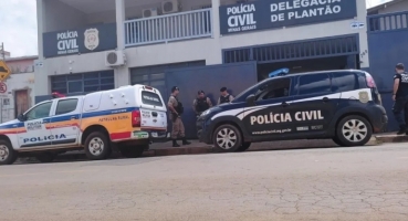 Briga termina com homem de 30 anos morto com golpes de faca no Distrito de Pilar; suspeito foi preso Briga termina com homem de 30 anos morto com golpes de faca no Distrito de Pilar; suspeito foi preso