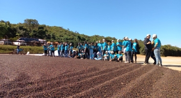Alunos da Escola do Sebrae visitam região do Cerrado Mineiro em Carmo do Paranaíba, Patrocínio e São Gotardo Alunos da Escola do Sebrae visitam região do Cerrado Mineiro em Carmo do Paranaíba, Patrocínio e São Gotardo