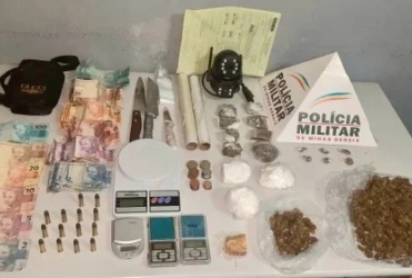 Patos de Minas - Polícia Militar prende três pessoas e apreende drogas, munições e dinheiro