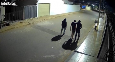 Câmera de segurança grava jovem de Lagoa Formosa sendo levado pelos atiradores; e logo após executado 