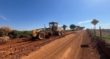 Prefeitura de Lagoa Formosa prepara estrada do Distrito de Limeira para receber mais 4,5 quilômetros de asfalto  Prefeitura de Lagoa Formosa prepara estrada do Distrito de Limeira para receber mais 4,5 quilômetros de asfalto