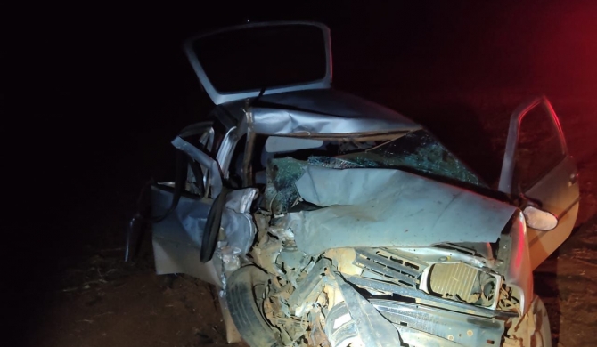 Mulher morre e outras duas pessoas ficam feridas em acidente envolvendo dois veículos na MG-188; em Coromandel 