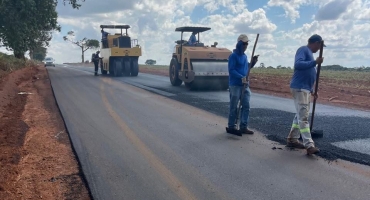 Prefeitura de Lagoa Formosa conclui mais 2,2 quilômetros de pavimentação na estrada de Limeira 