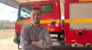 Deputado Federal Pedro Aihara entrega novo caminhão ao Corpo de Bombeiros de Patos de Minas