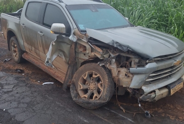 Presidente Olegário - Colisão envolvendo dois veículos deixa uma pessoa ferida na MGC-354