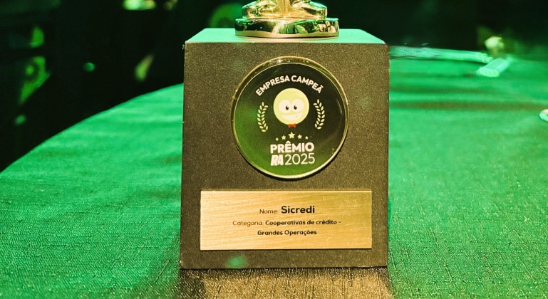 Sicredi é eleito pelo terceiro ano consecutivo líder em atendimento no Prêmio Reclame AQUI 2025