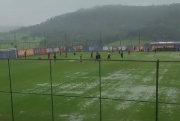 Em jogo interrompido por causa da chuva, URT vence o Coimbra em Belo Horizonte em partida amistosa 