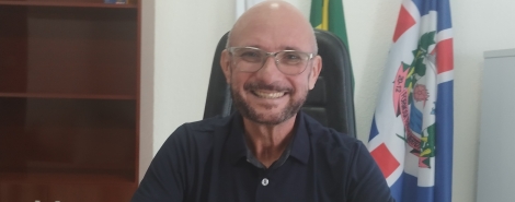 Entrevista – Escritor e professor da cidade de Lagoa Formosa ganha dois prêmios com suas obras; um deles internacional 