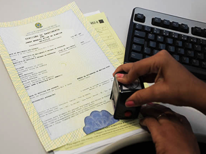  Adolescente terá nome de dois pais na certidão de nascimento