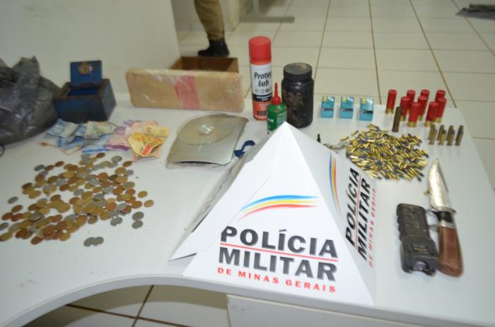 Polícia Militar de Lagoa Formosa apreende grande quantidade de droga e munições que estavam enterradas no Bairro Babilônia