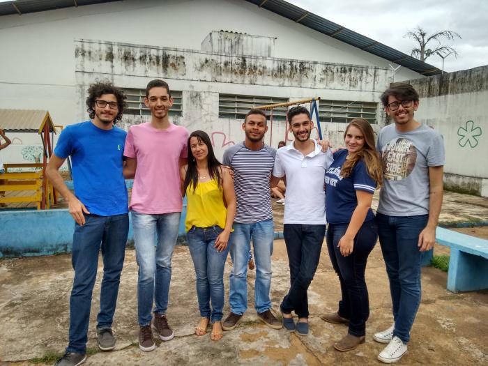 Diretório Central de Estudantes (DCE0 promove campanha Natal Solidário no Projeto Viva Cristavo