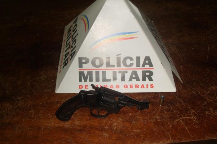 PM de Carmo do Paranaíba encaminha para delegacia agente penitenciário por porte ilegal de arma de fogo