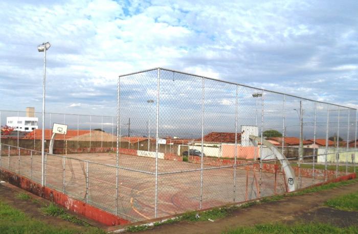 Liberada emenda para reforma da quadra do Bairro Abner Afonso em Patos de Minas