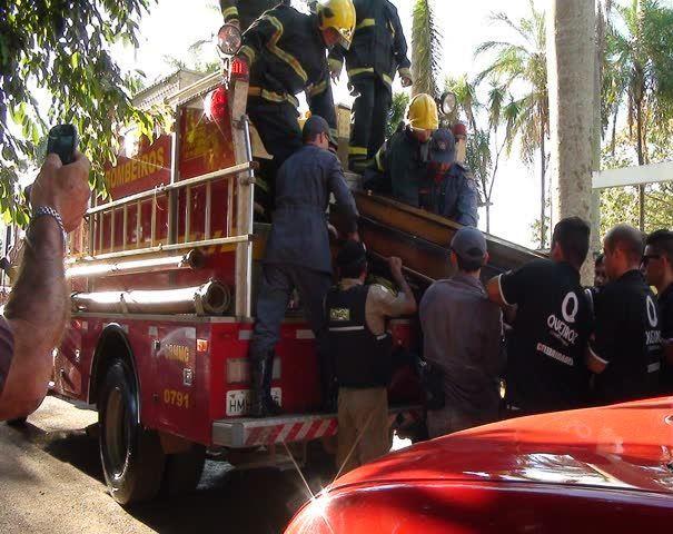 Corpo do radialista e vereador Lindomar Tavares é sepultado na tarde desta quarta (08) em Patos de Minas