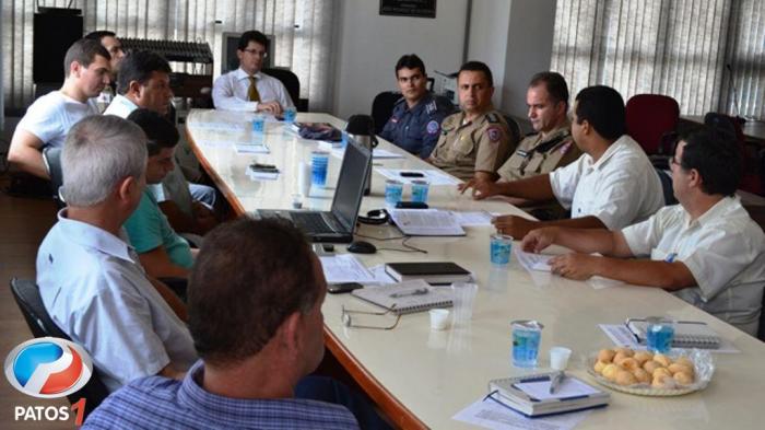 Reunião na Câmara trata das dificuldades de identificação de endereços em Patos de Minas